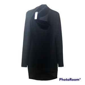 Blak.i brand new black dress with front slit